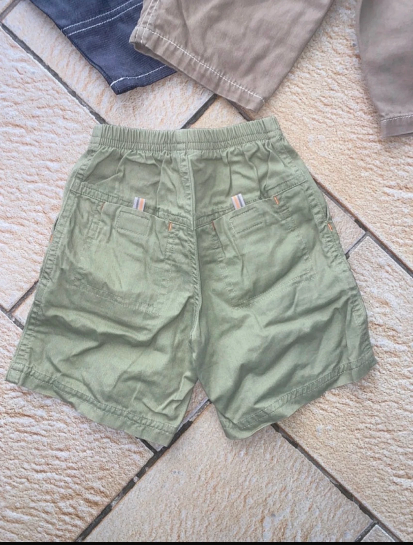 Lot de 2 pantalons et 1 short 6 mois  – photo 9